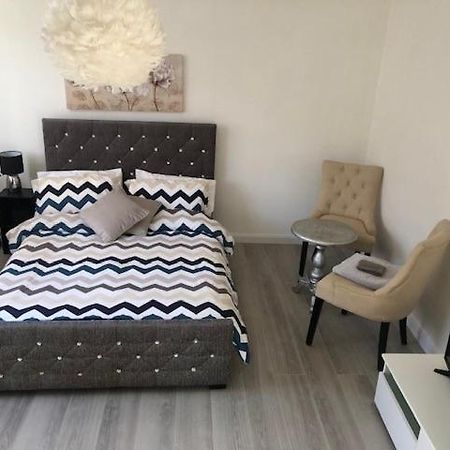 Beautiful Large Room In London Flat エクステリア 写真