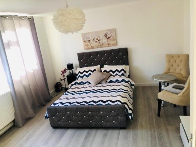 Beautiful Large Room In London Flat エクステリア 写真